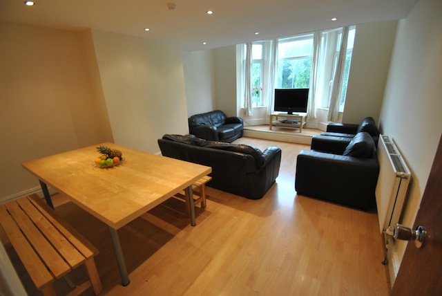 >Birchfields Road, Fallowfield, Manchester, M13 0XX