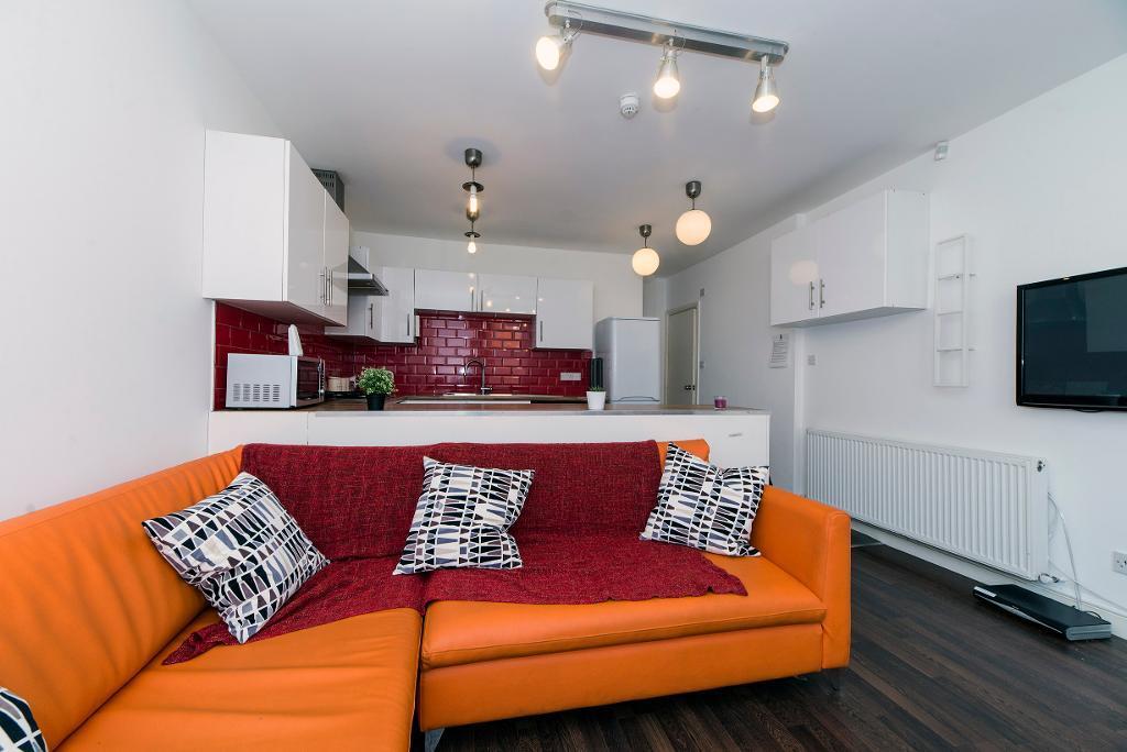 >Fleeson Street, Manchester, M14 5NG