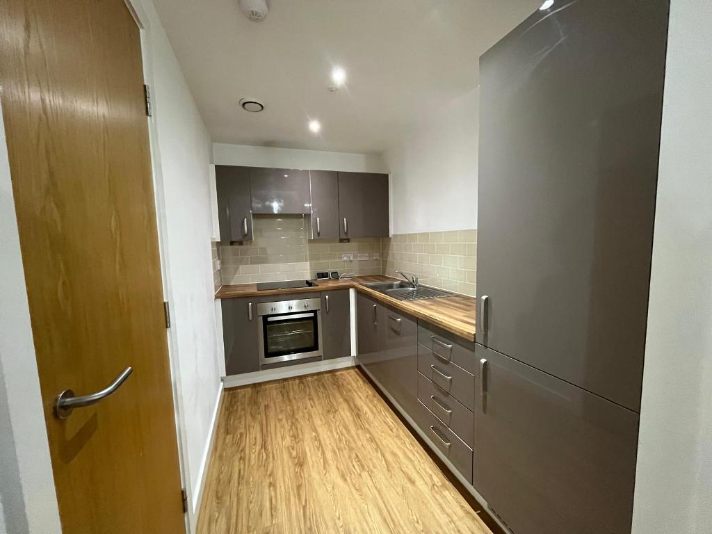 >Leaf Street, Manchester, M15 5GA