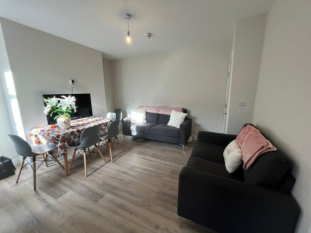 >Whitby Road, Manchester, M14 6GH